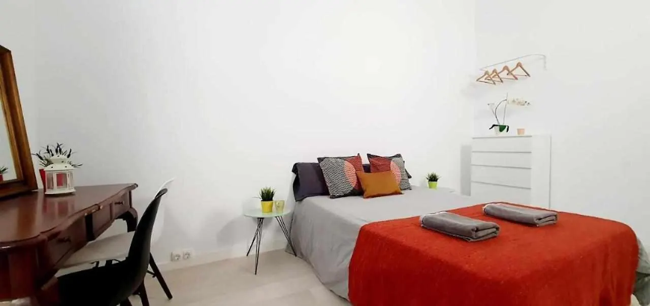 Hostal Urban Basic L'Hospitalet de Llobregat 0*,