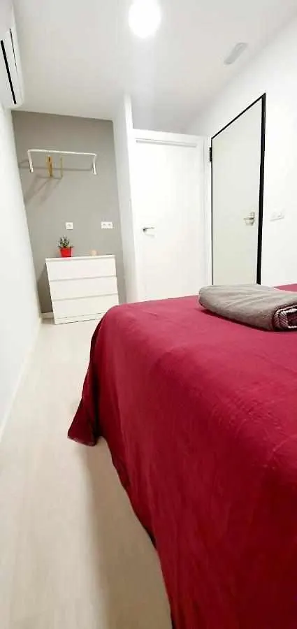 Hostal Urban Basic L'Hospitalet de Llobregat Hotel