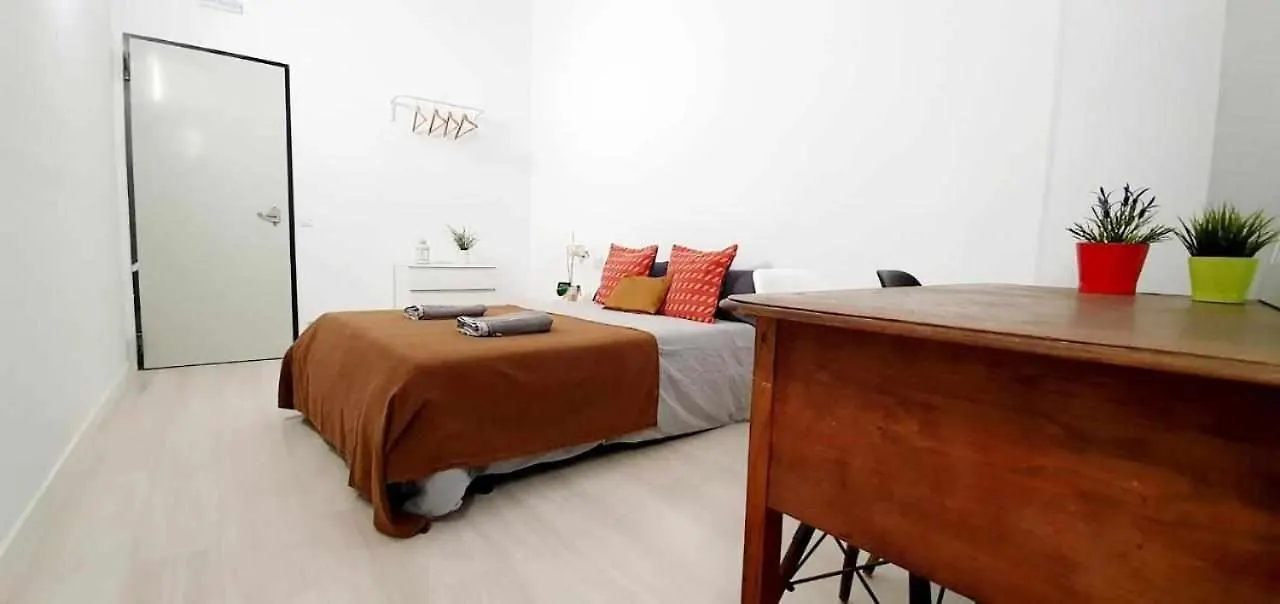 Hostal Urban Basic L'Hospitalet de Llobregat Hotel