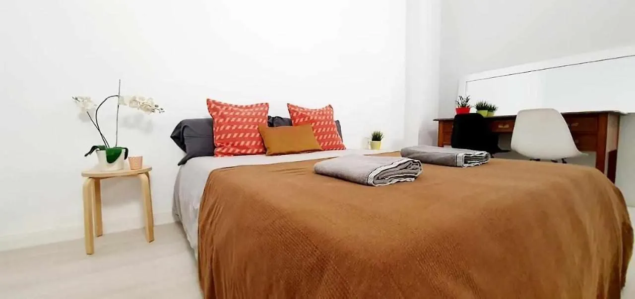Hostal Urban Basic L'Hospitalet de Llobregat Hotel