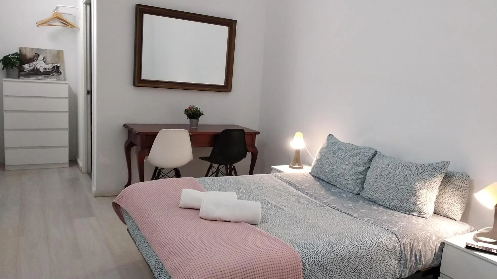 Hotel Hostal Urban Basic L'Hospitalet de Llobregat