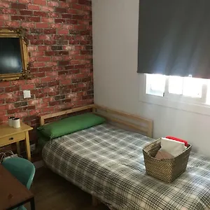  Guest house Practical Room: Barcelona-fira-airport
