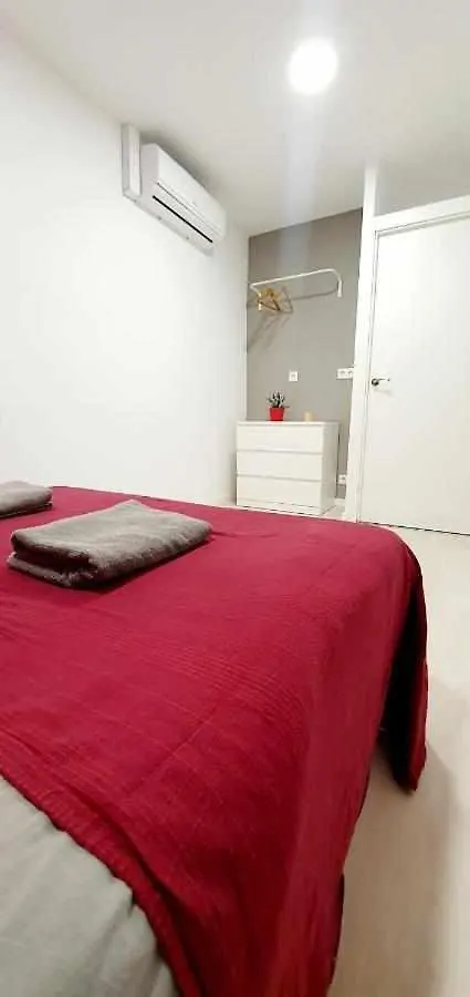 Hostal Urban Basic L'Hospitalet de Llobregat 0*,  Spain