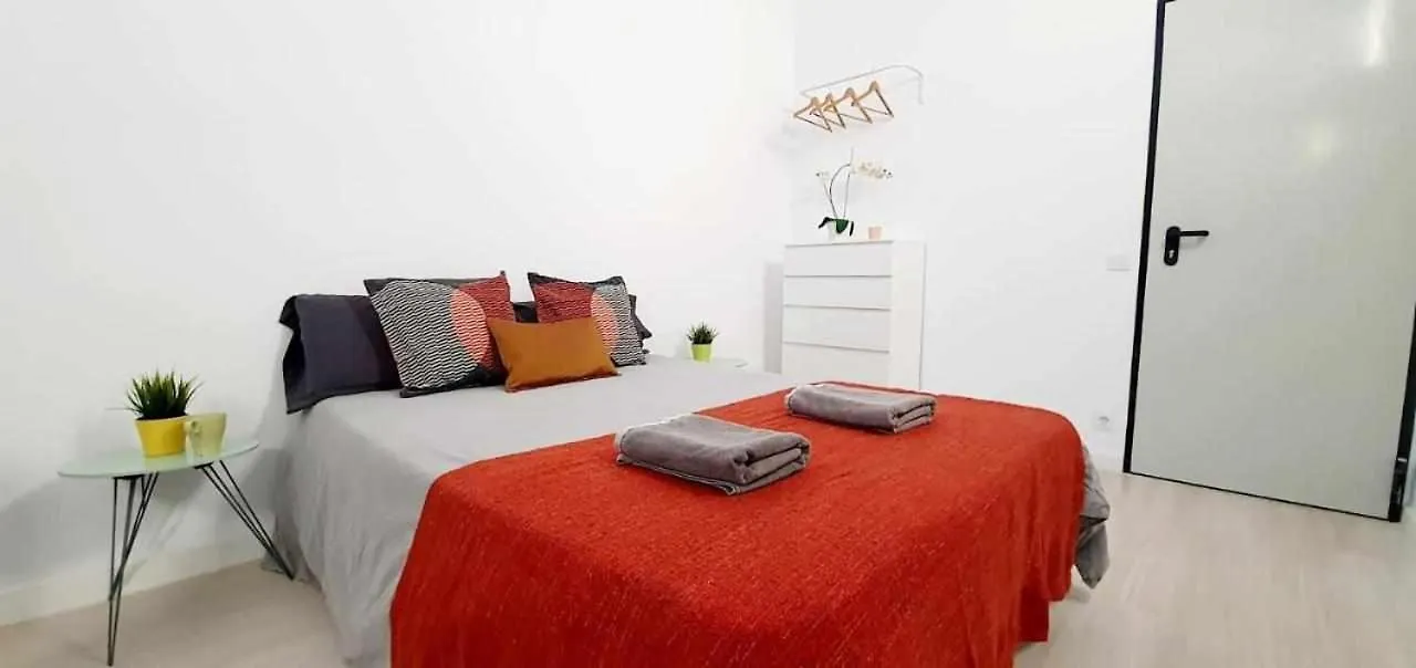 Hostal Urban Basic L'Hospitalet de Llobregat 0*,  Spain