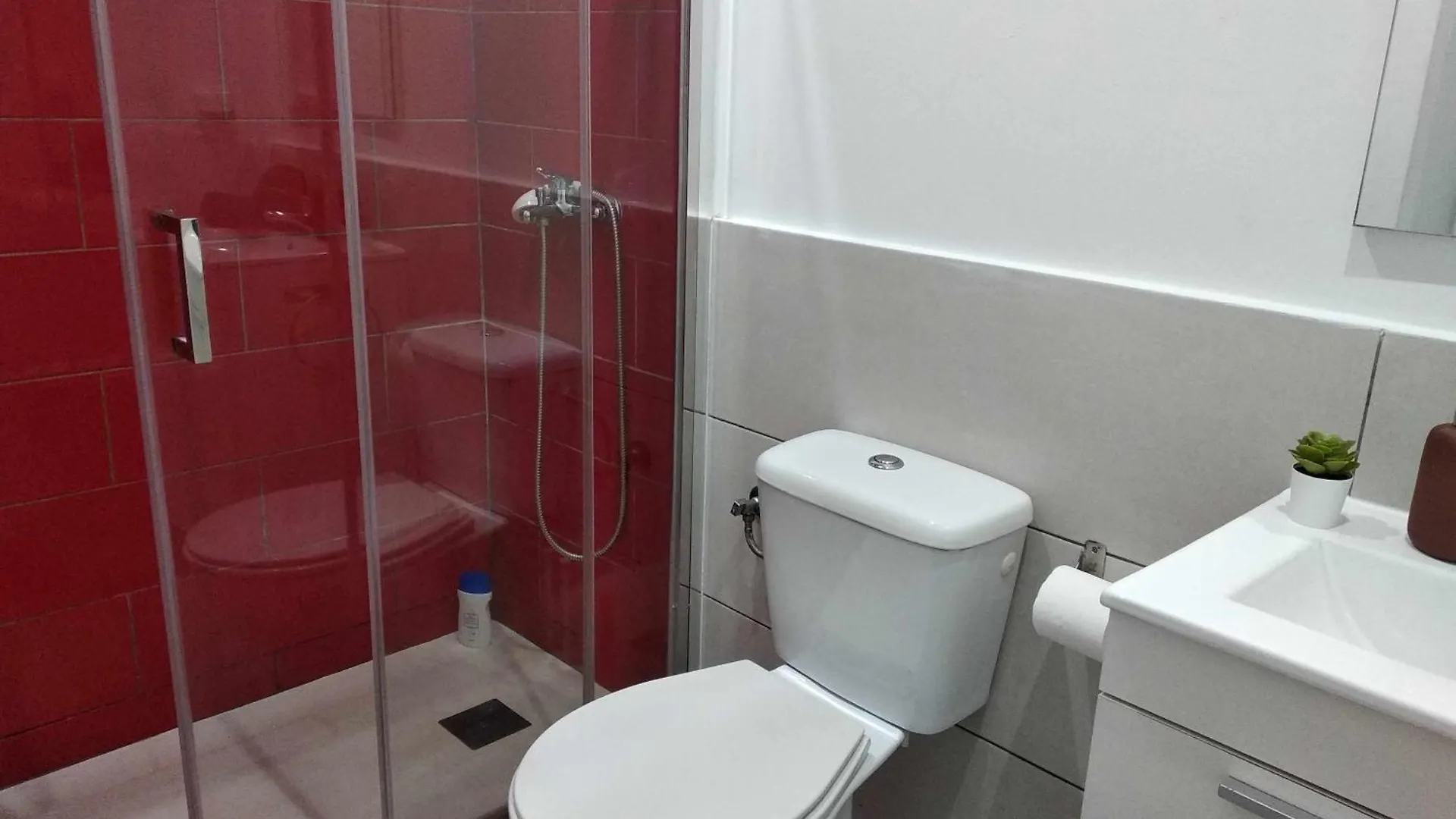 Hostal Urban Basic L'Hospitalet de Llobregat Spain